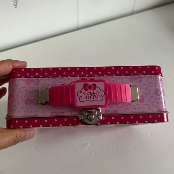 Hello Kitty Metal Lunch Box - Picture 2 of 9